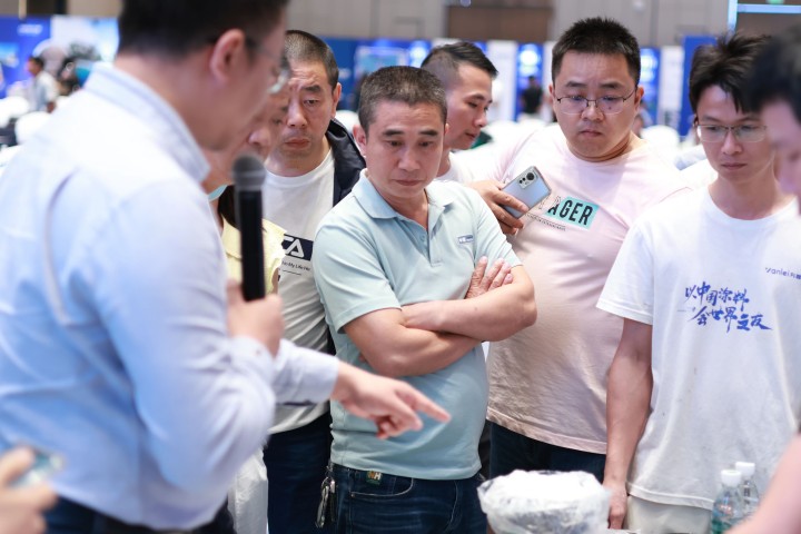 一場發(fā)布會(huì)，一場千人狂歡嘉年華 | 2025萬磊廣佛千人行完滿成功